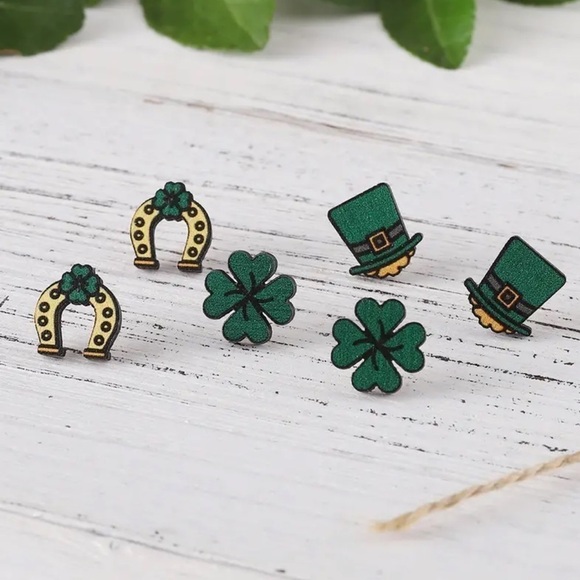 3 Pairs St Patrick's Day NIP Hats Clover Horseshoe Wooden Stud Post Earrings - Picture 1 of 5